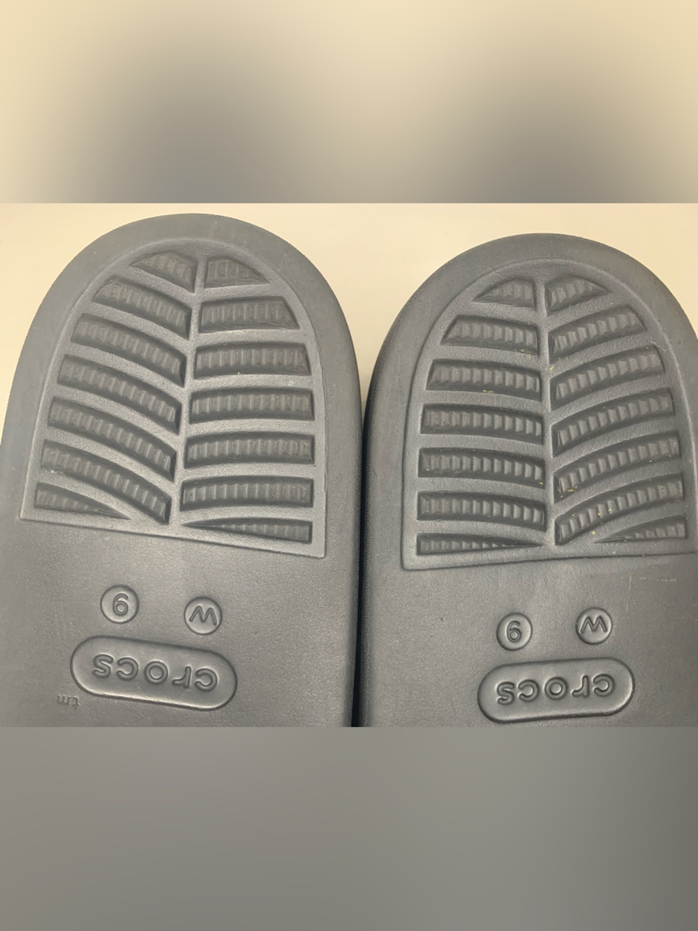 Crocs Dylan Platform Clog. Black, size W9. Excellent pre-owned condition. - Picture 11 of 13